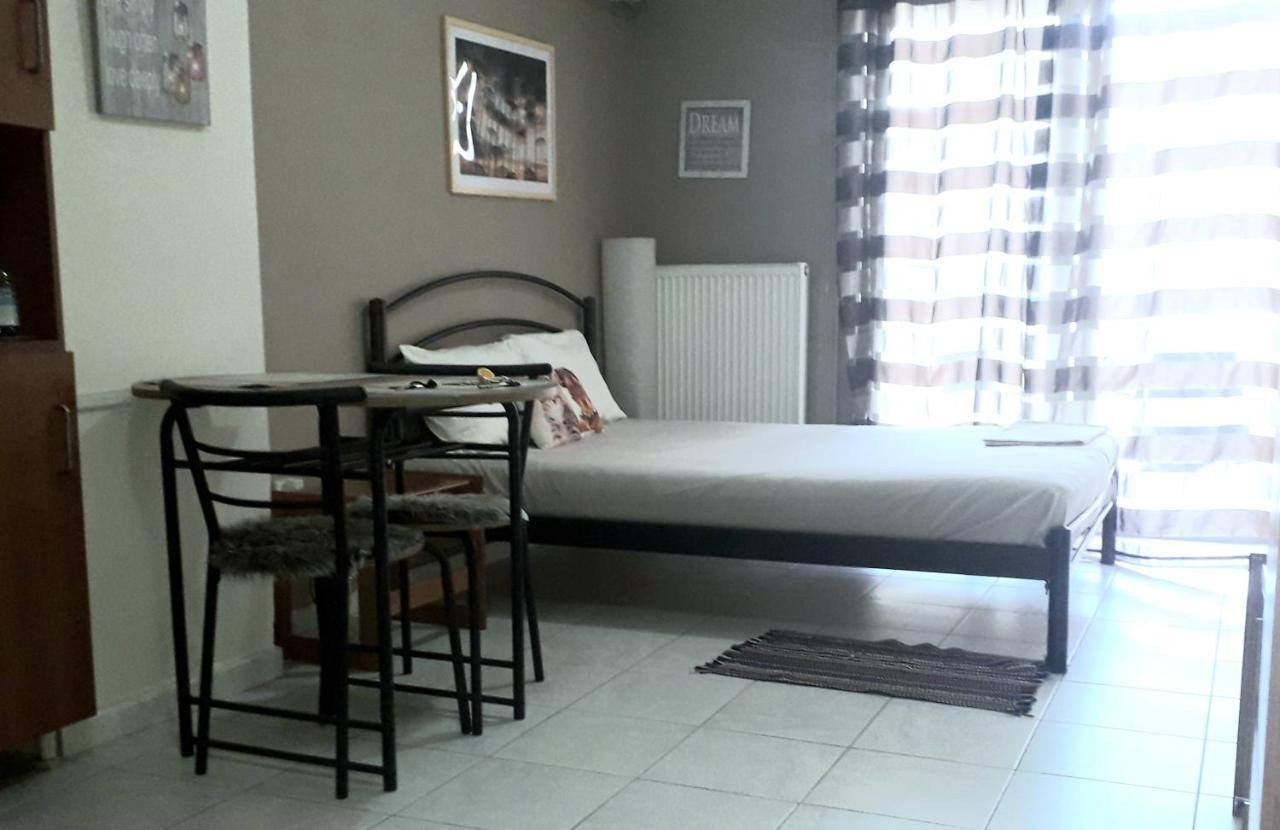 Appartamento Central Bright Studio With Balkony Salonicco Esterno foto