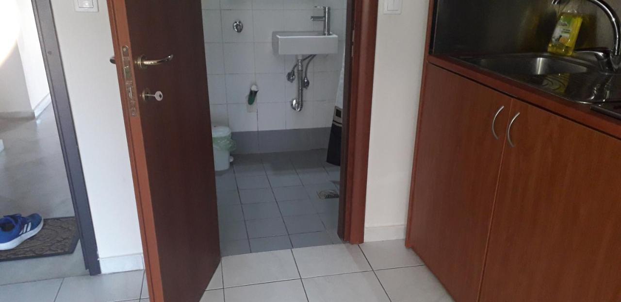 Appartamento Central Bright Studio With Balkony Salonicco Esterno foto